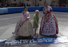 La Plaza de la Virgen de Valencia se viste de Hockey